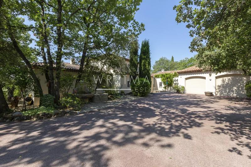 Villa - 436 m² - 5 pièces