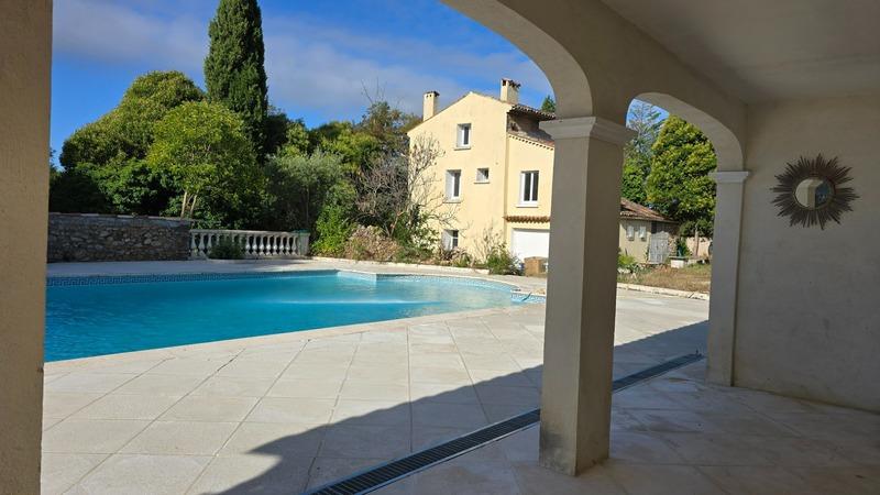 Mas - 294 m² - 13 pièces