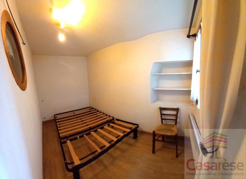 Maison - 242 m² - 9 pièces