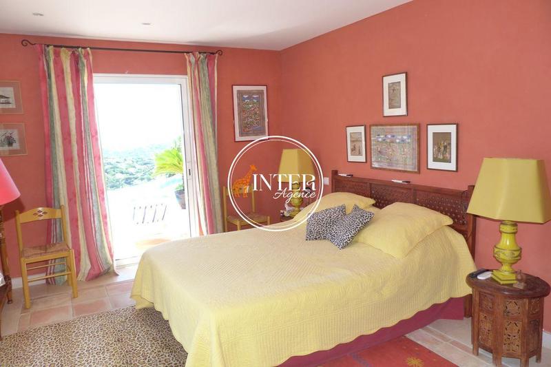 Villa - 270 m² - 6 pièces