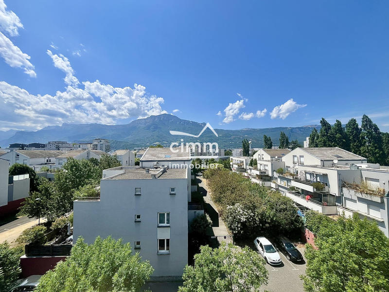 Appartement - 82 m² - 4 pièces