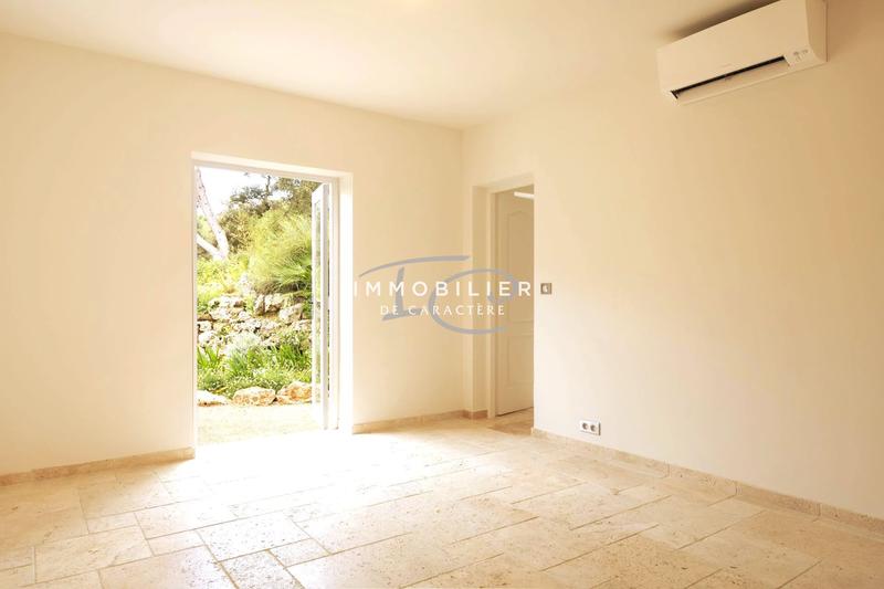 Maison - 225 m² - 8 pièces