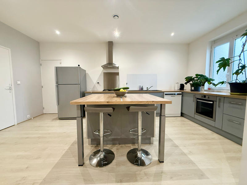 Maison - 277 m² - 8 pièces