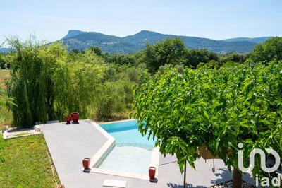 Maison - 290 m² - 6 pièces