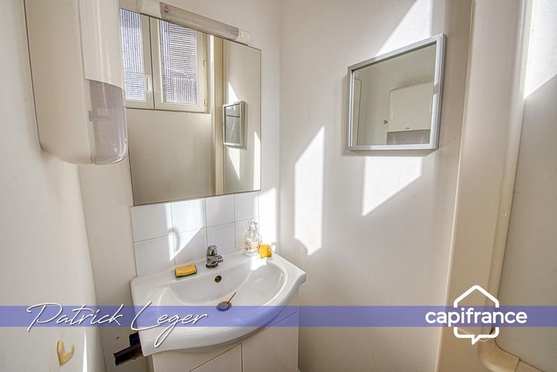 Local d'activité / Entrepôt - 160 m² - 8 pièces