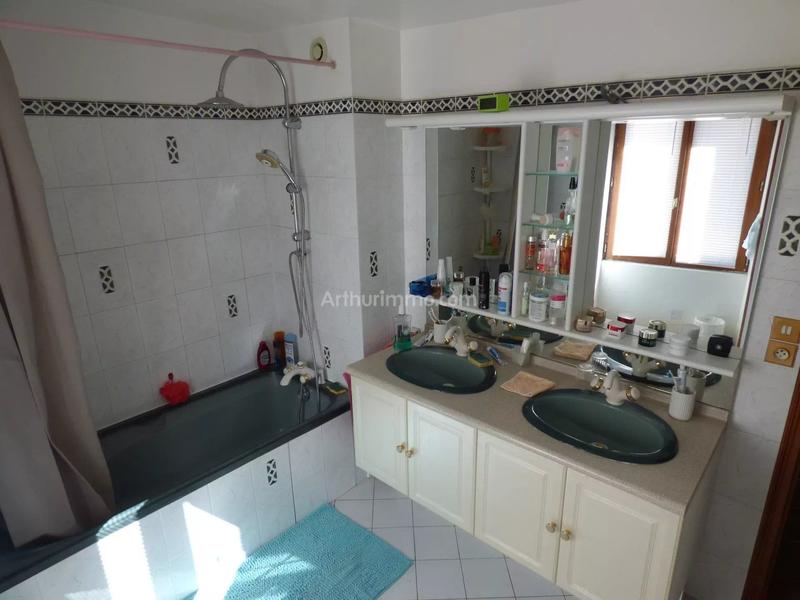 Maison - 200 m² - 9 pièces