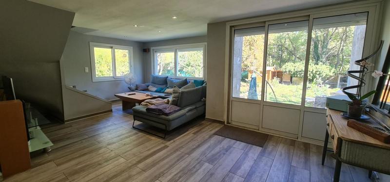 Maison - 210 m² - 10 pièces