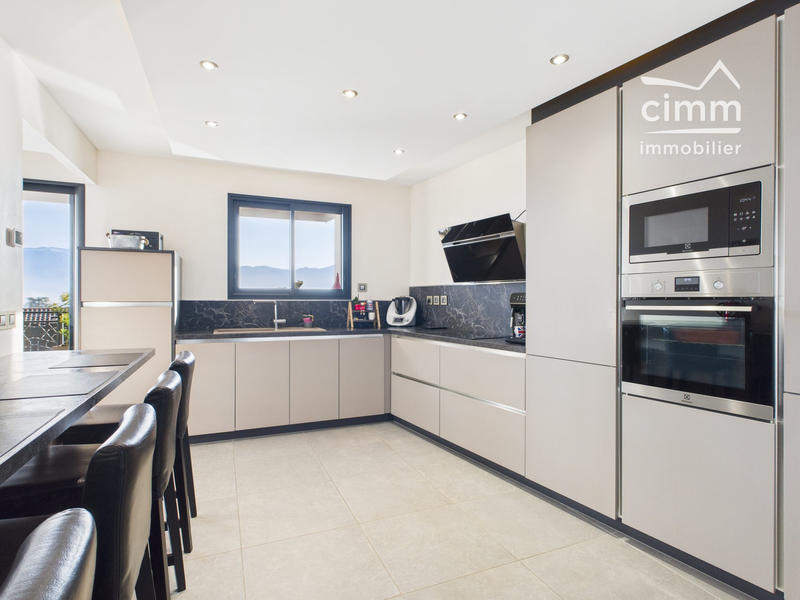 Maison contemporaine - 141 m² - 6 pièces