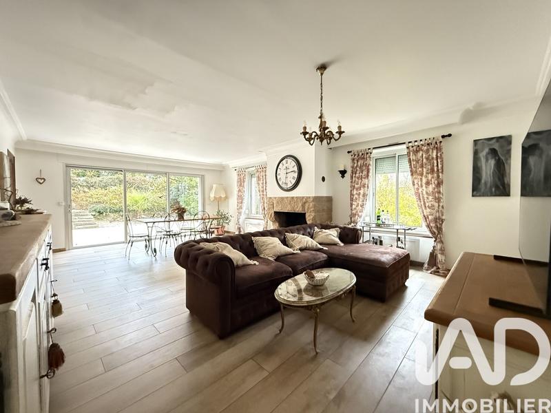 Maison - 278 m² - 10 pièces