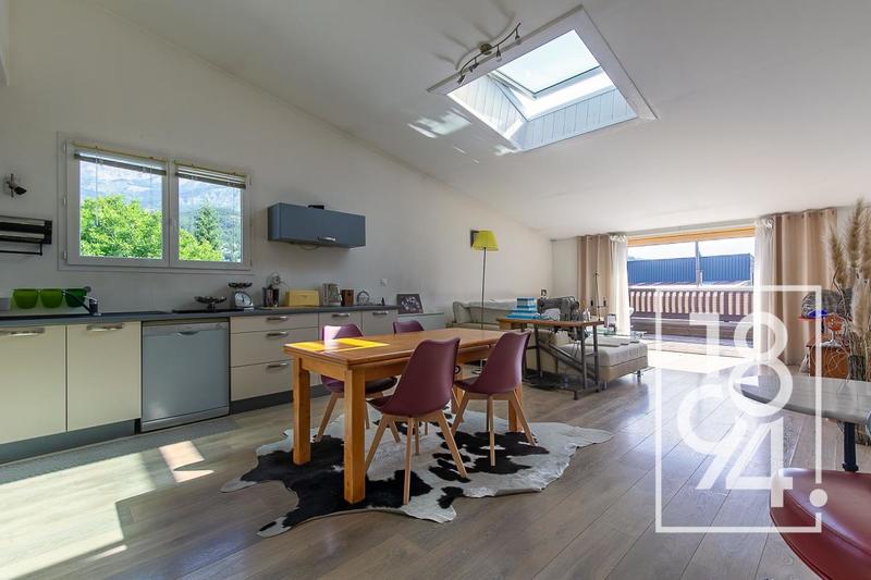 Appartement - 97 m² - 3 pièces