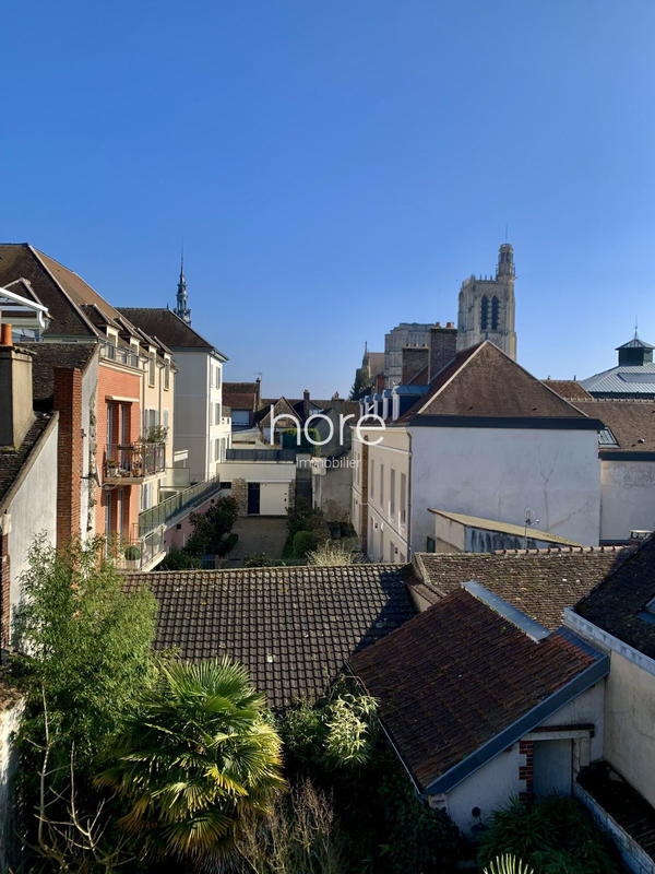 Maison - 210 m² - 9 pièces