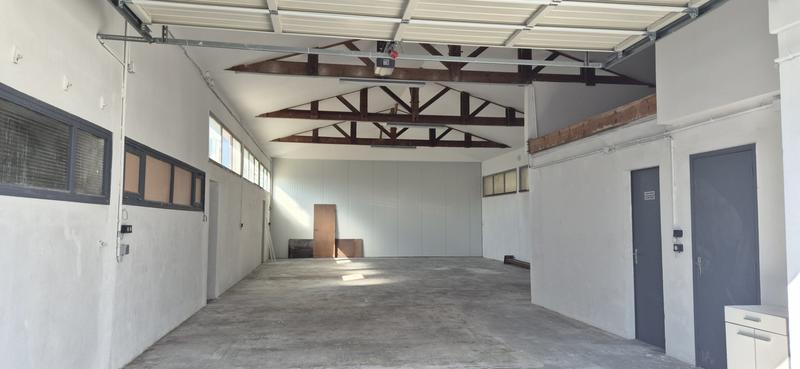 Entrepôt - 252 m² - 4 pièces