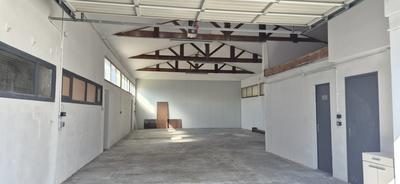 Entrepôt - 252 m² - 4 pièces