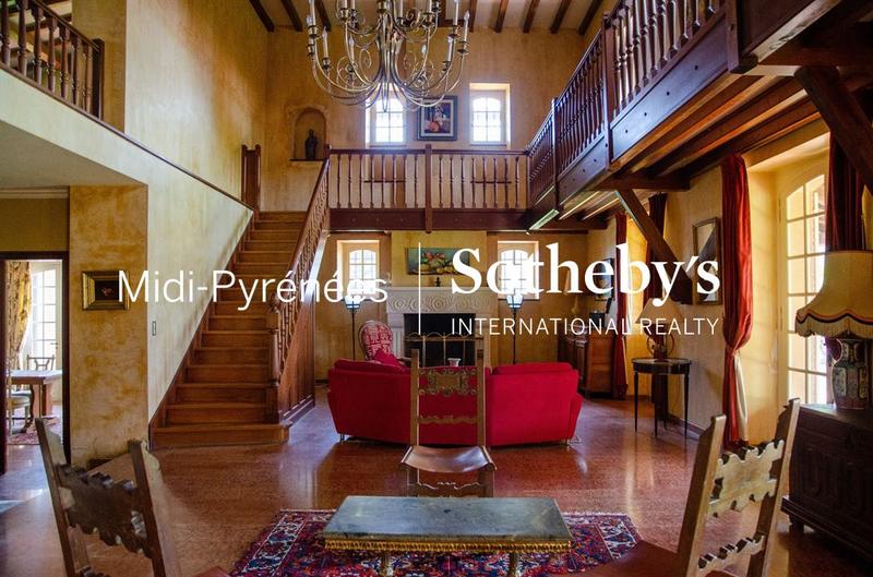 Maison - 550 m² - 20 pièces