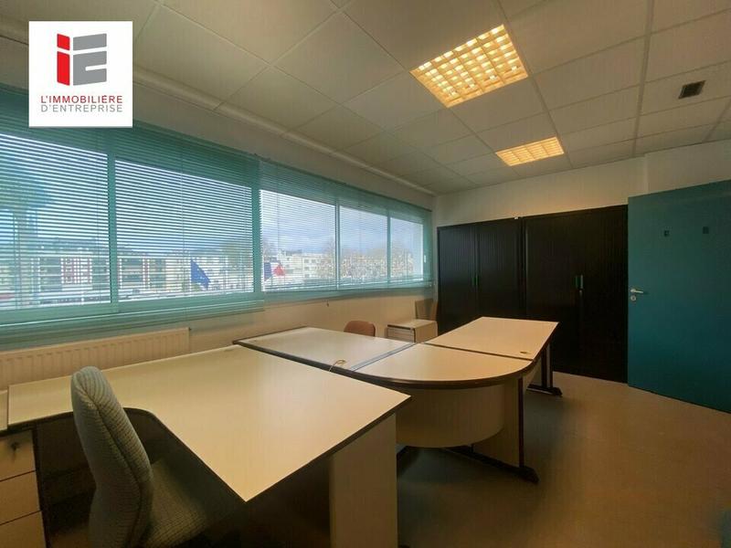 Bureau - 1 275 m²
