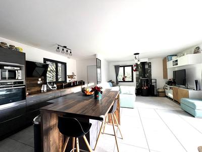 Maison - 102 m² - 4 pièces