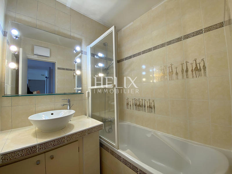 Appartement - 80 m² - 5 pièces