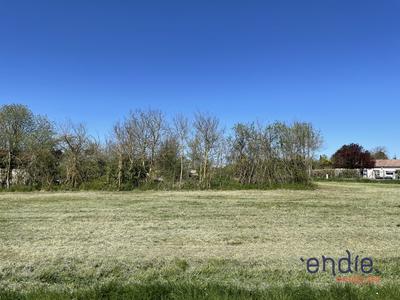 Terrain constructible - 2 435 m²