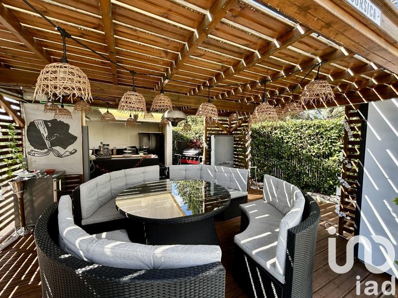 Maison - 200 m² - 7 pièces