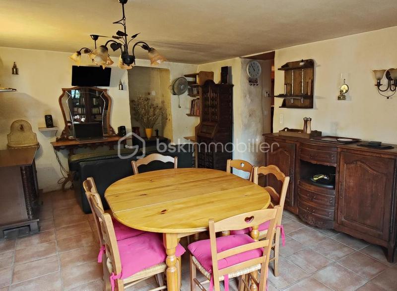Maison en pierre - 204 m² - 9 pièces