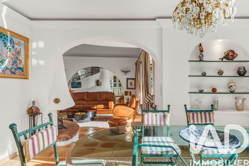 Maison de ville - 207 m² - 7 pièces