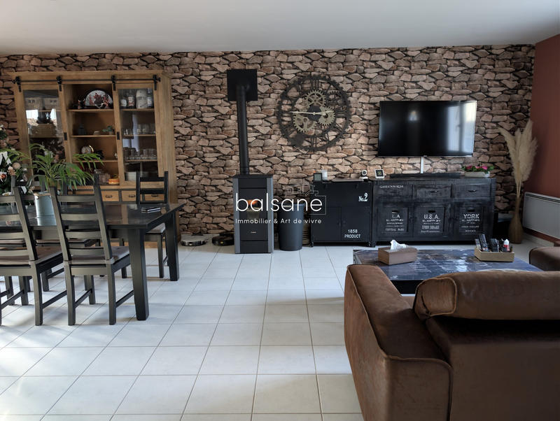 Maison traditionnelle - 90 m² - 5 pièces