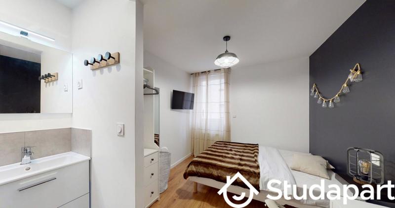 Chambre - 11 m² - 1 pièce