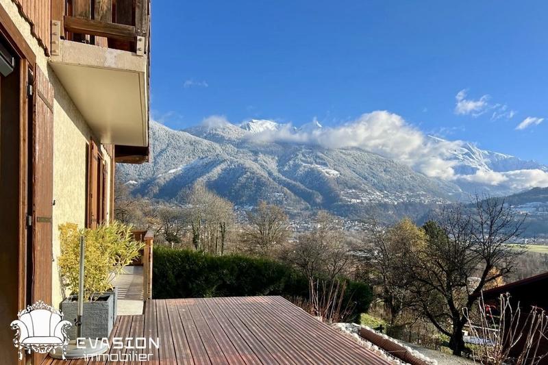 Maison - 223 m² - 6 pièces