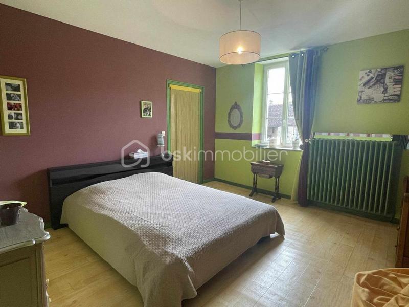 Maison en pierre - 299 m² - 8 pièces