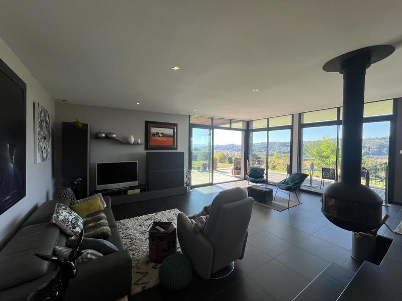 Maison - 194 m² - 5 pièces