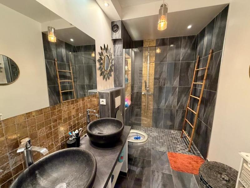 Appartement - 111 m² - 5 pièces