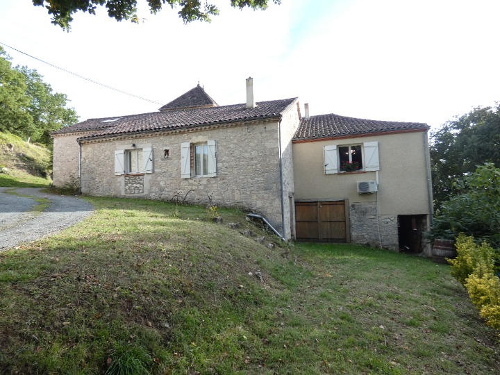 Maison - 220 m² - 9 pièces