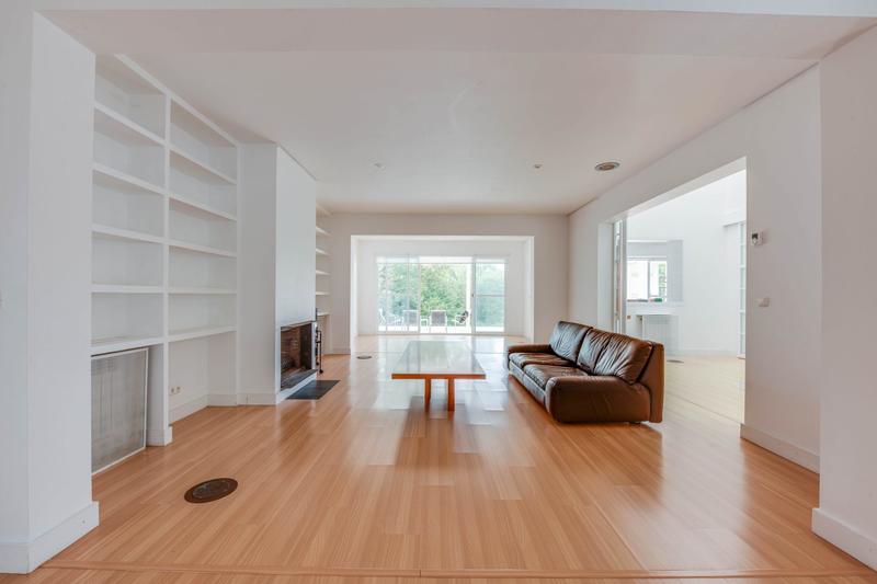 Maison contemporaine - 380 m² - 10 pièces