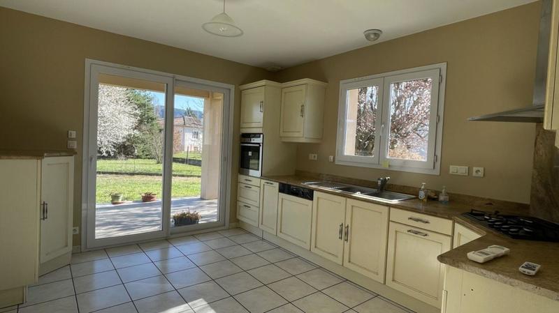 Maison - 181 m² - 5 pièces