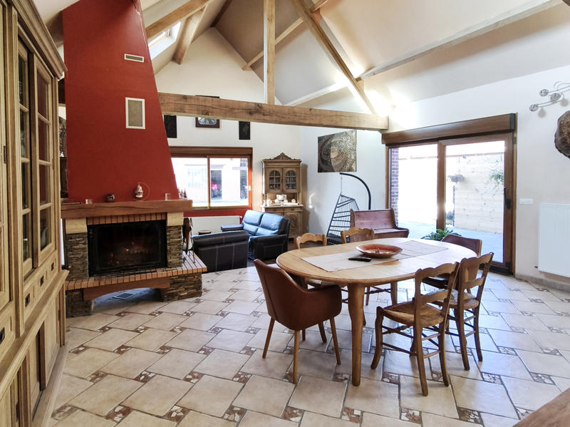 Maison - 181 m² - 7 pièces