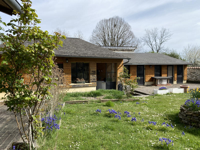 Maison - 176 m² - 8 pièces