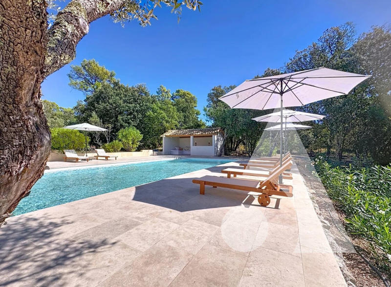 Maison - 350 m² - 12 pièces