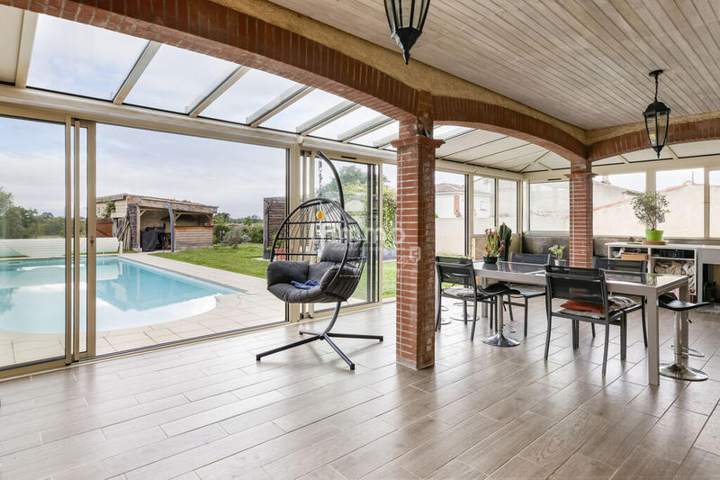 Villa - 200 m² - 6 pièces