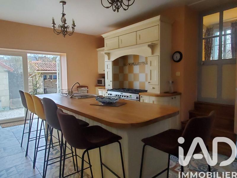 Maison - 220 m² - 6 pièces