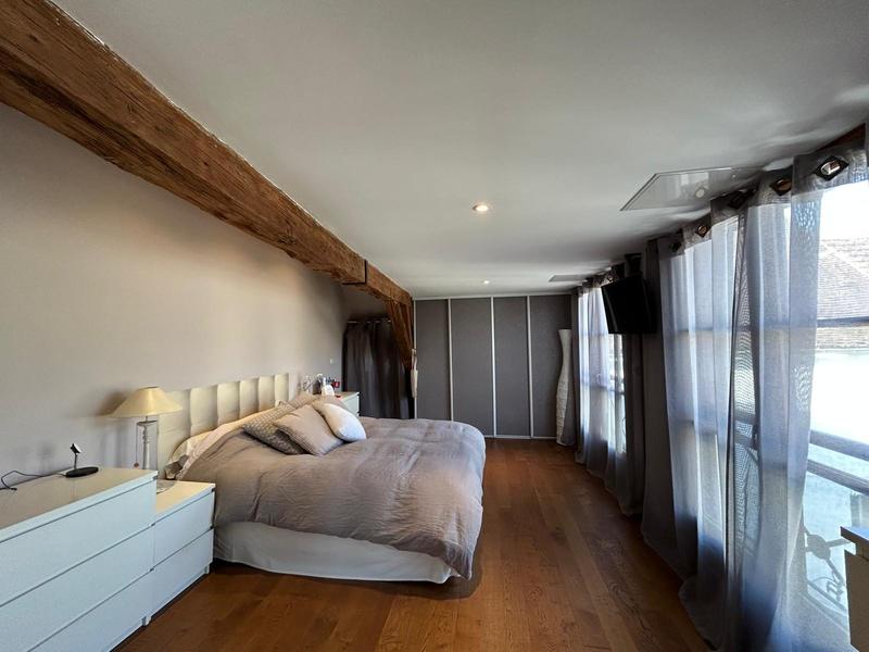 Maison ancienne - 226 m² - 9 pièces