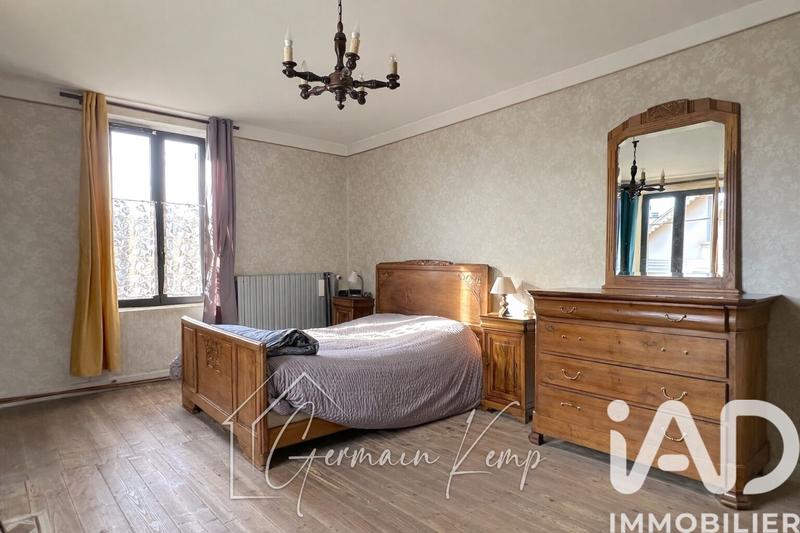 Maison - 214 m² - 7 pièces