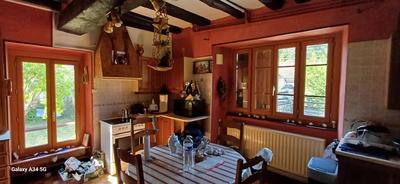 Maison traditionnelle - 88 m² - 4 pièces