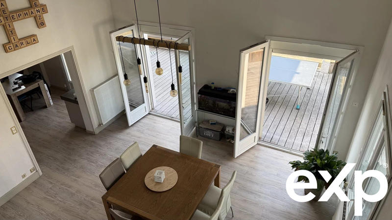 Maison - 307 m² - 10 pièces