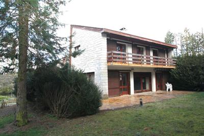 Maison - 272 m² - 11 pièces