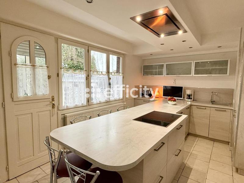 Pavillon - 179 m² - 9 pièces