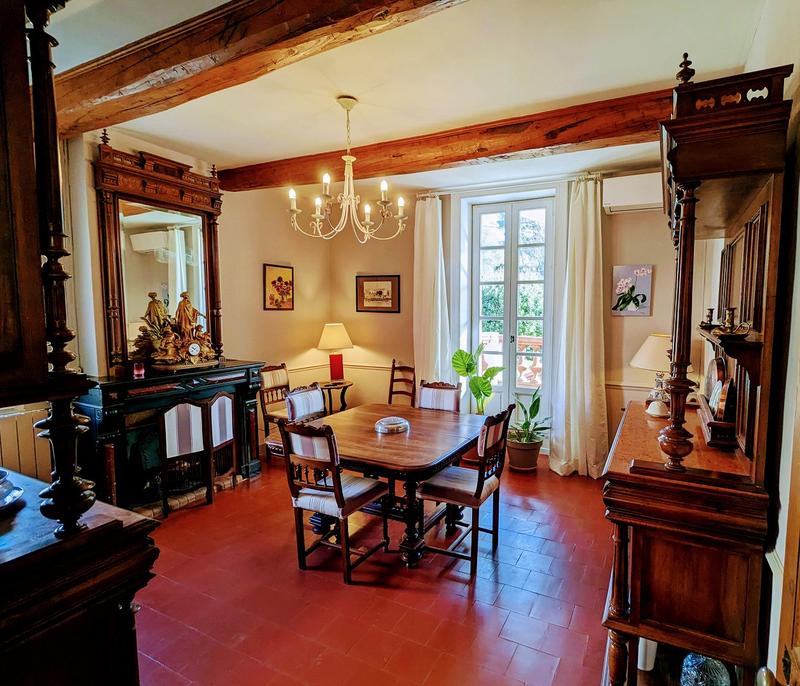 Maison - 250 m² - 8 pièces