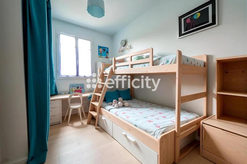 Maison - 90 m² - 5 pièces