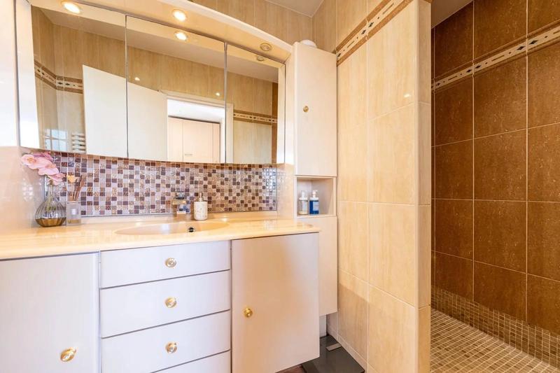 Appartement - 80 m² - 4 pièces