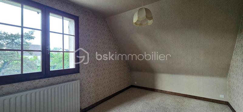 Maison traditionnelle - 198 m² - 8 pièces