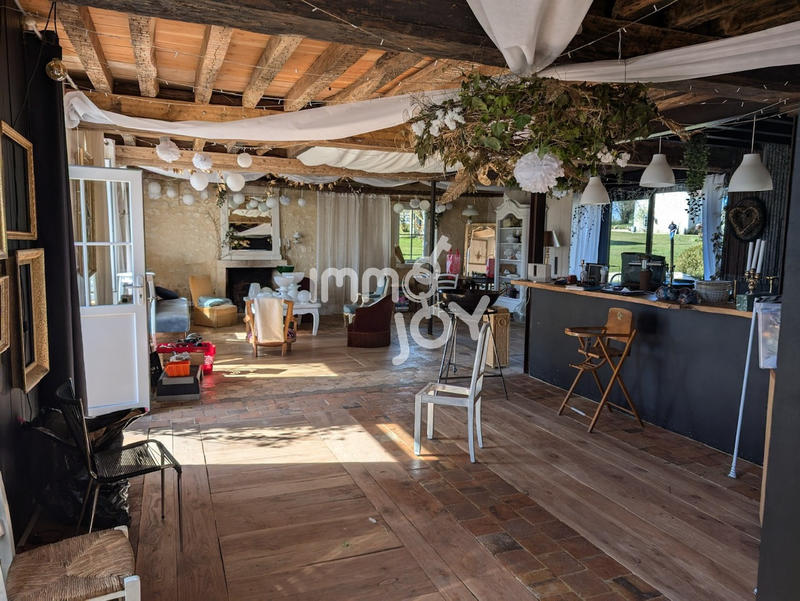 Propriété - 480 m² - 10 pièces